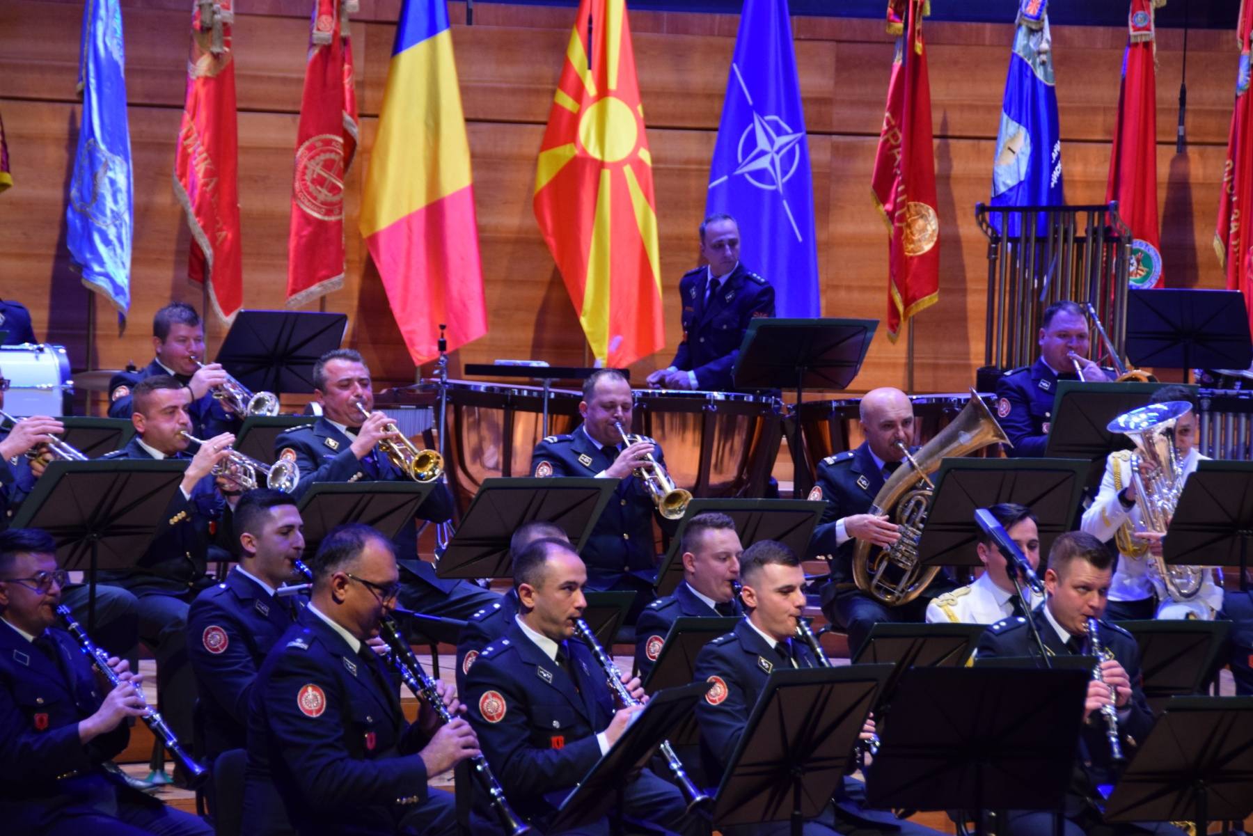 Одржан традиционален предновогодишен концерт на Воениот оркестар