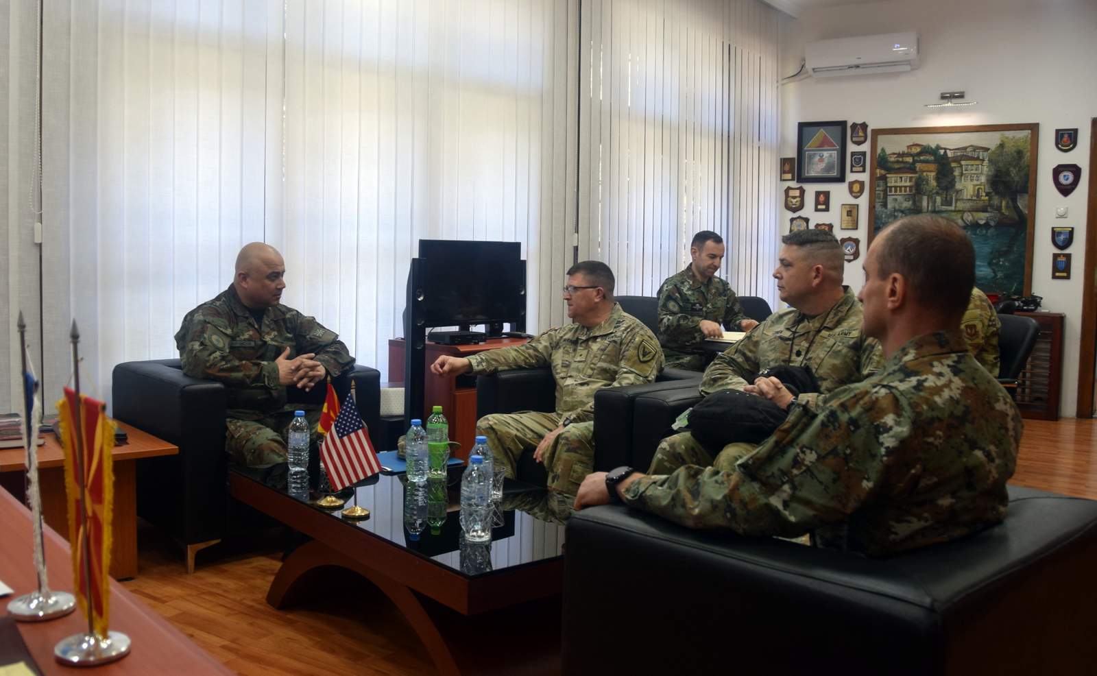 Работна посета на заменик-началникот на Ј-5 на US EUCOM, генерал Крис А. Мекини на Армијата